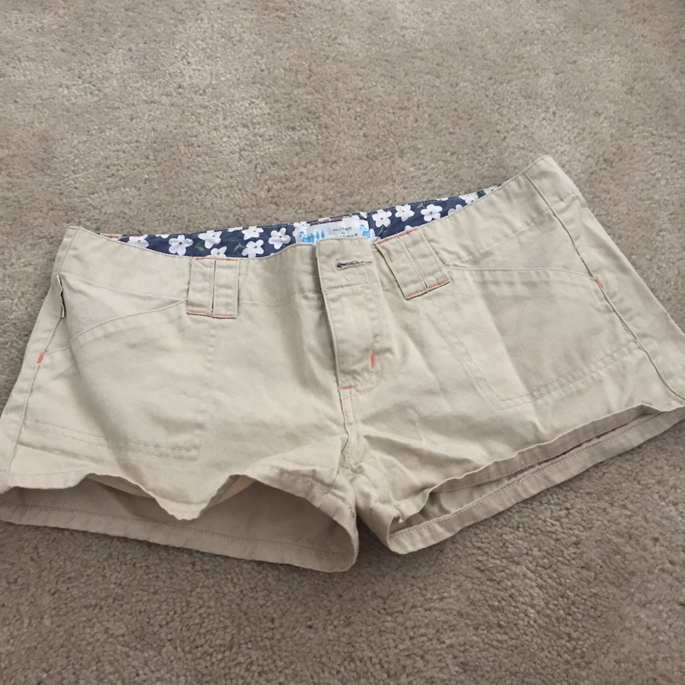 Tan khaki shorts size 30/11 Paul Frank